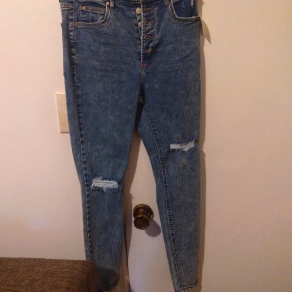 Jeans - Picture 3 of 4
